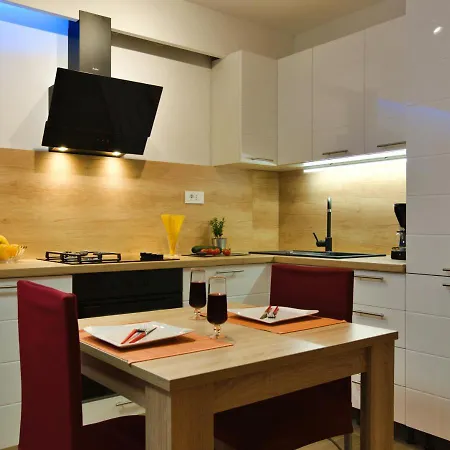 Kiwi Apartment *