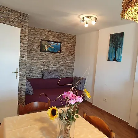Kiwi Apartman *