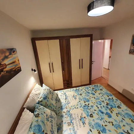 Kiwi Apartment *